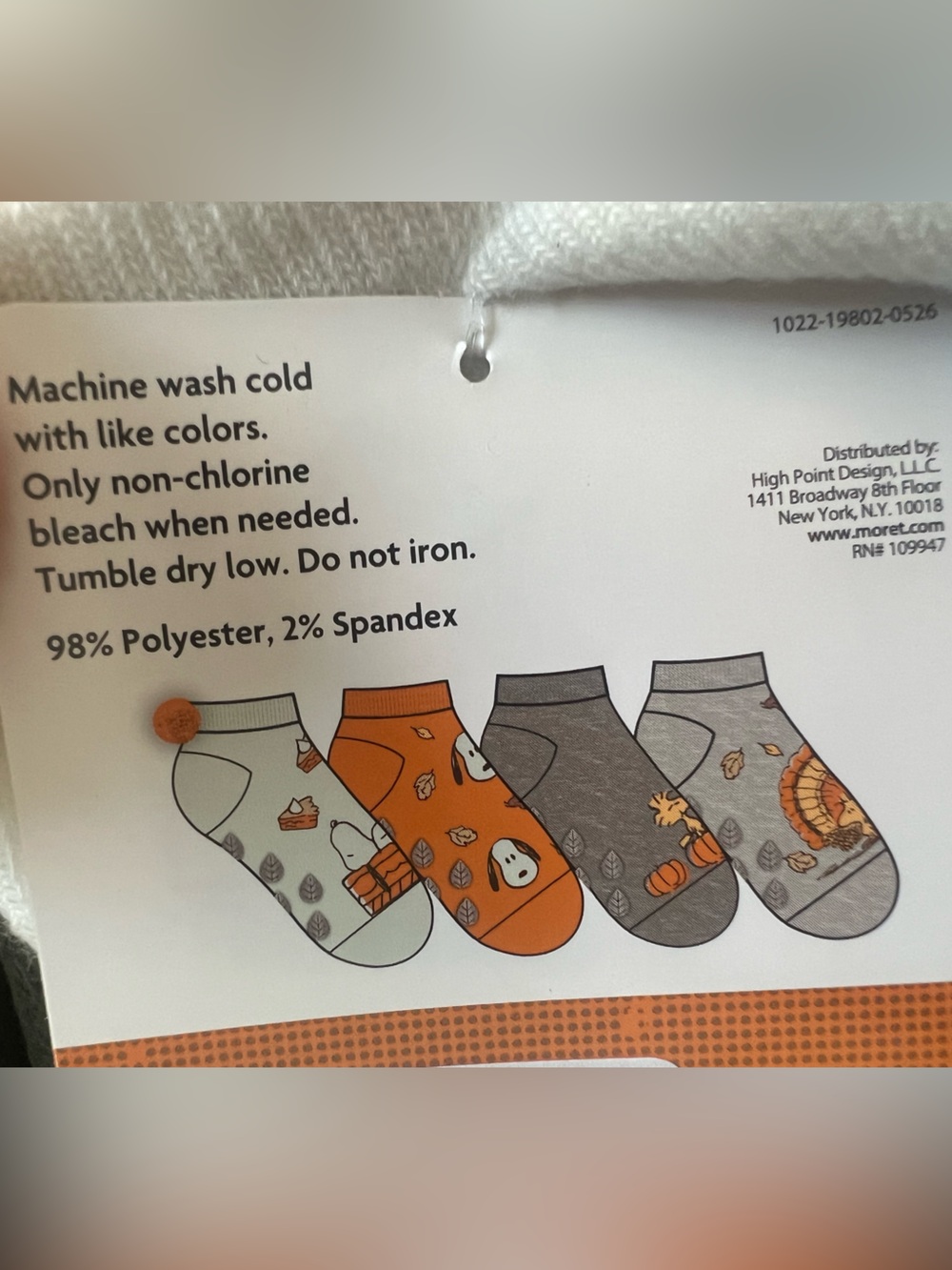 NEW Peanuts Snoopy and Friends Fall / Halloween No Show Socks with Grip - 4 pack - Picture 7 of 7